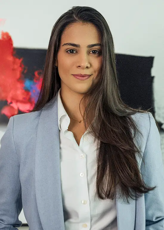 Julia Jangutta - Sócia